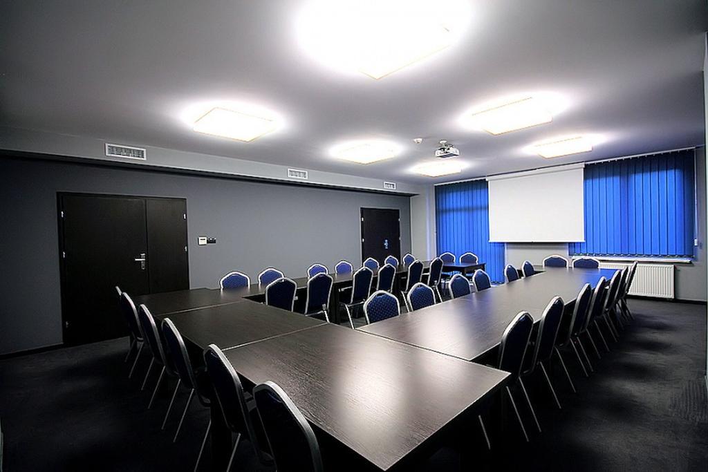 Hotel Grafit Kostomloty Pierwsze Dış mekan fotoğraf