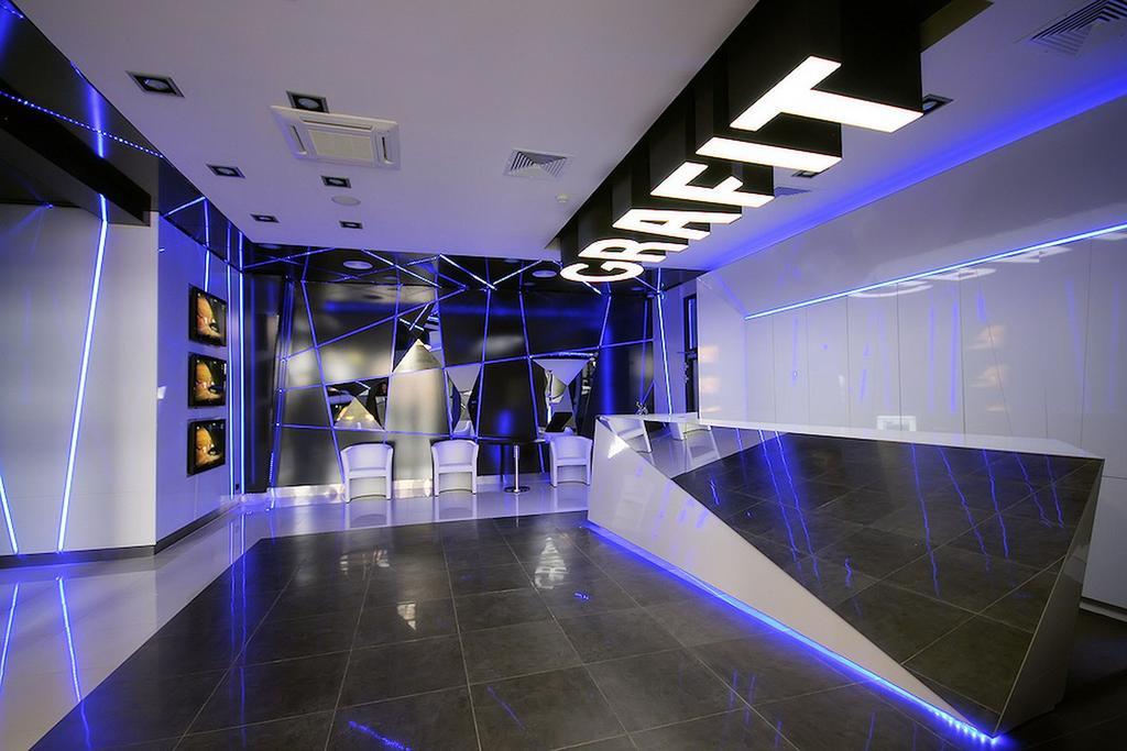 Hotel Grafit Kostomloty Pierwsze Dış mekan fotoğraf