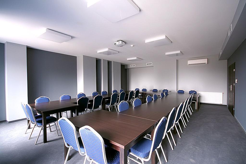 Hotel Grafit Kostomloty Pierwsze Dış mekan fotoğraf